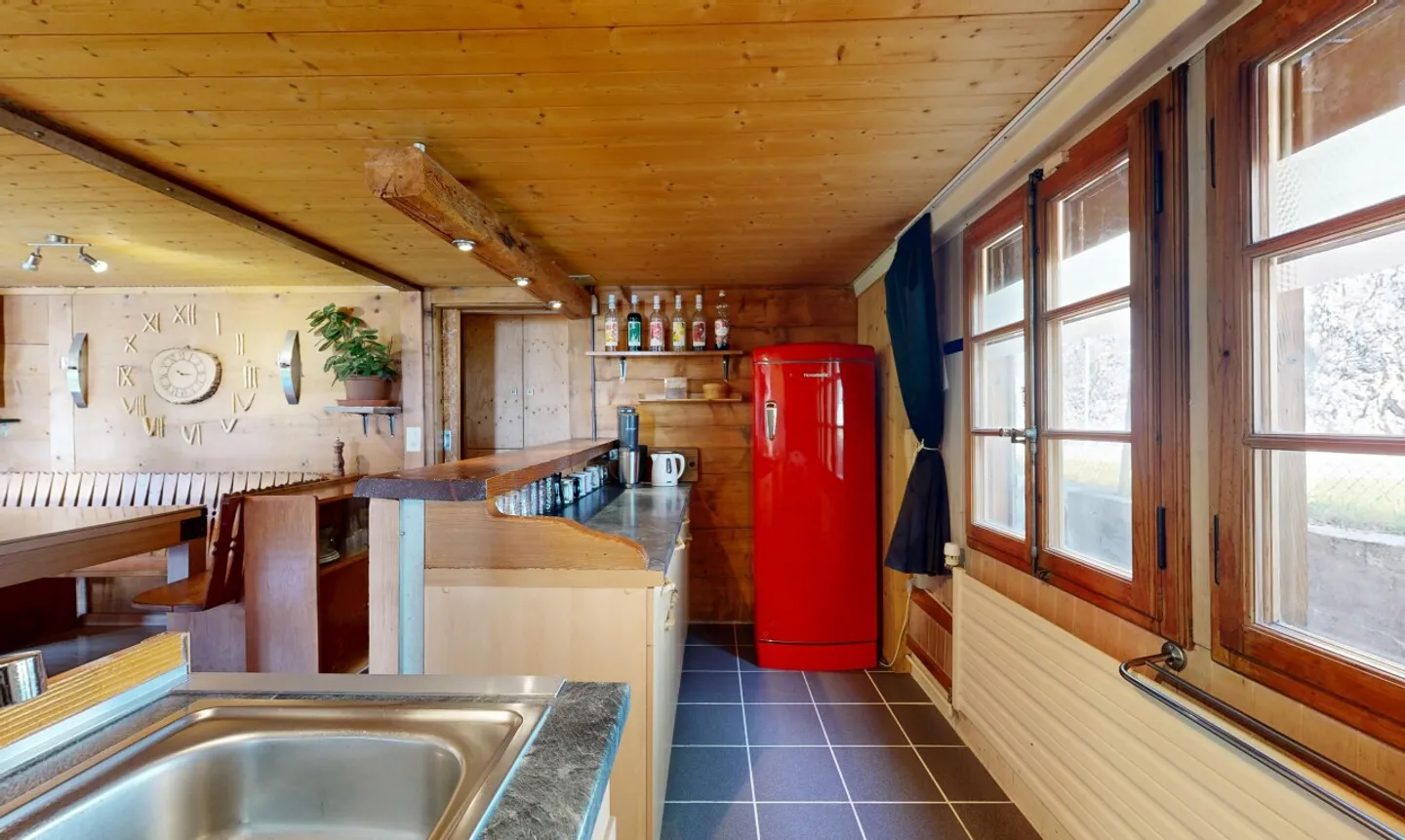 A charming chalet in a green setting - Photo 9 of 11