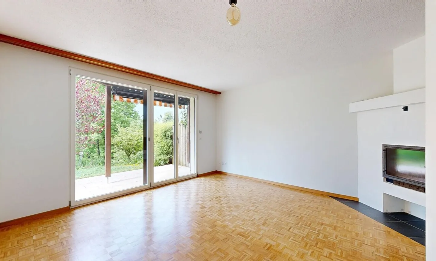 Charmante maison de ville de 5,5 pièces avec grenier aménagé - Photo 2 sur 11