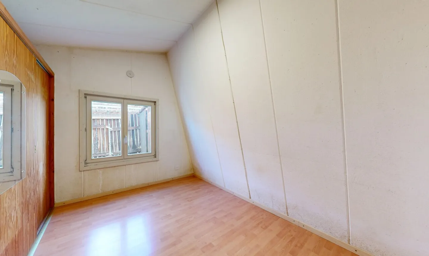 Cheyres: Piccola casa da reinventare a pochi passi dal lago - Foto 8 di 11