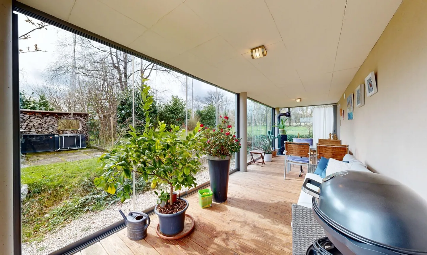 House surrounded by nature on 2540 m² - Photo 8 of 11