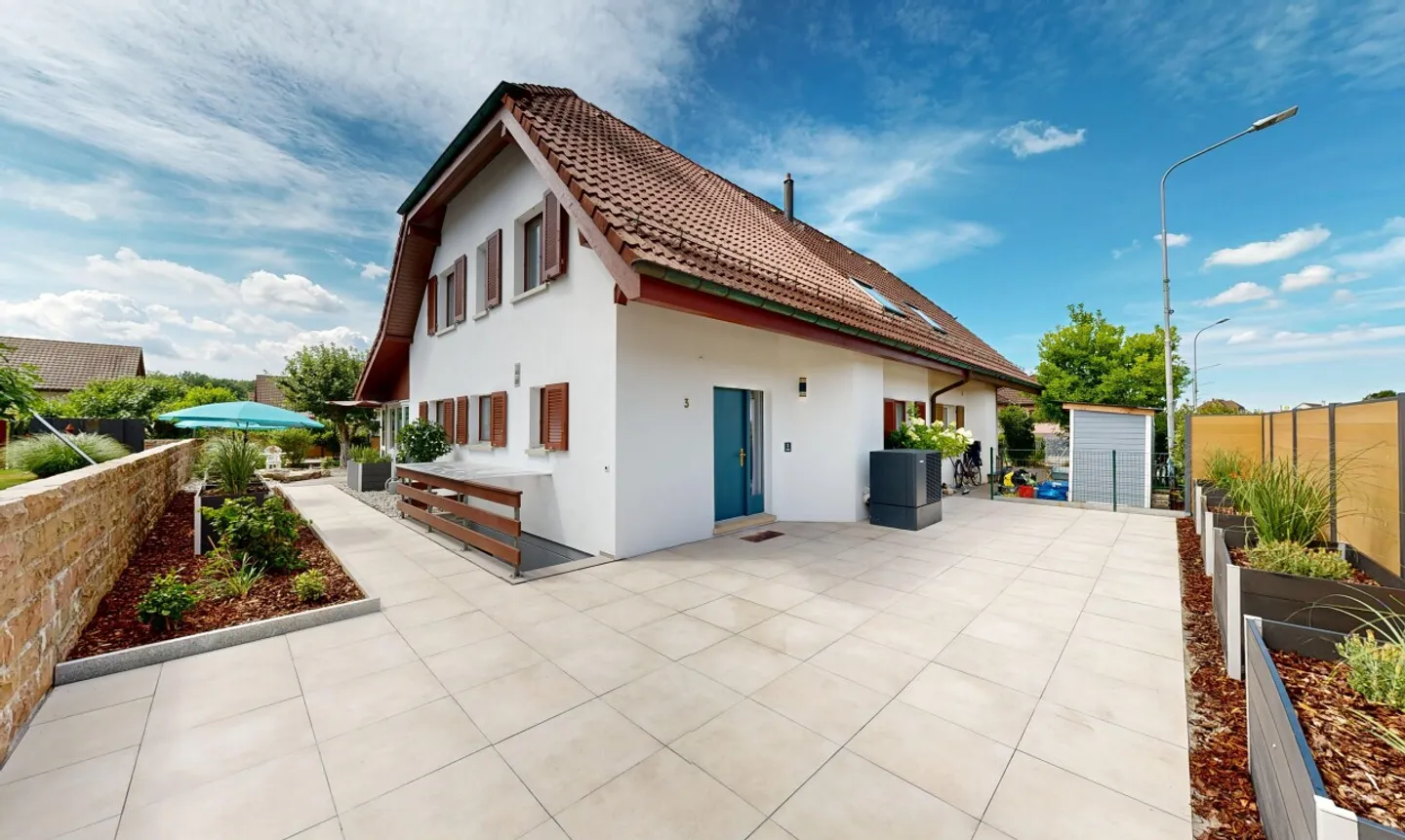Renoviertes Einfamilienhaus mit Garten - Foto 1 von 11