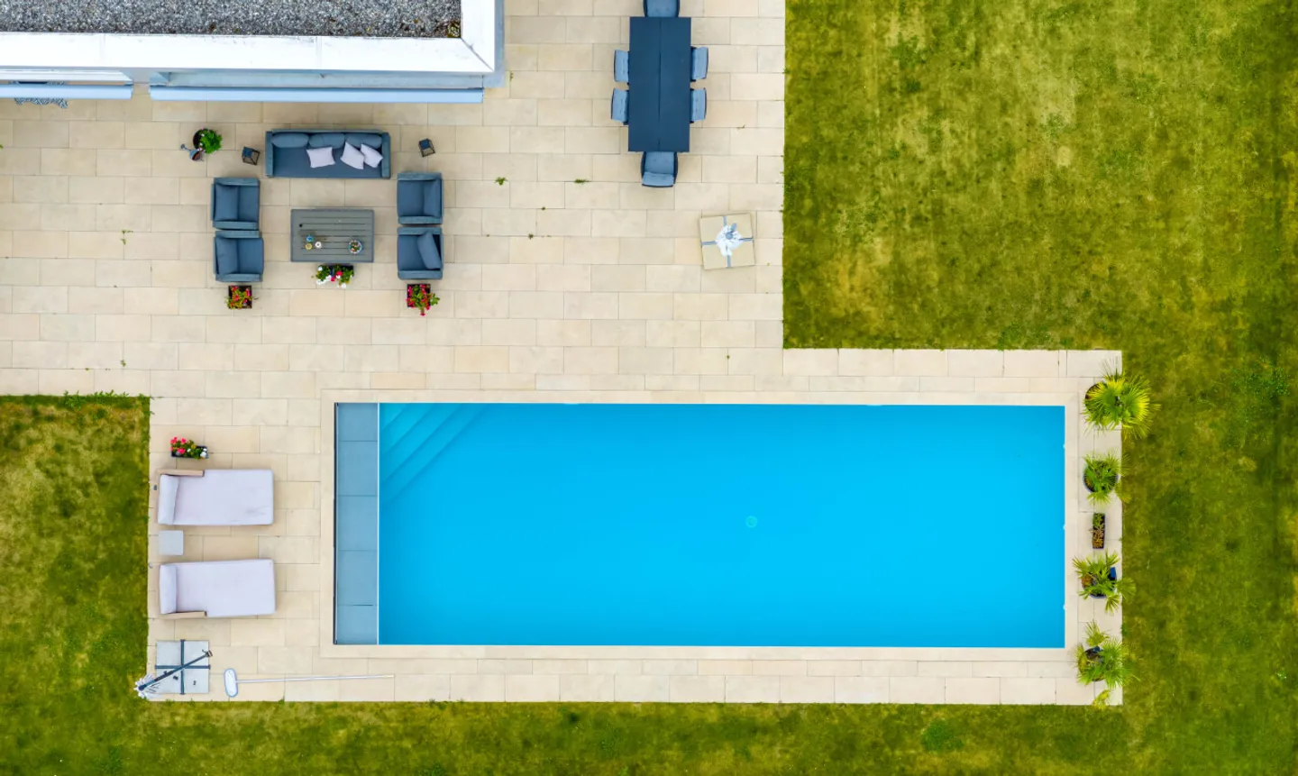 Contemporary villa with pool in Buchillon, close to the lake - Photo 3 of 11