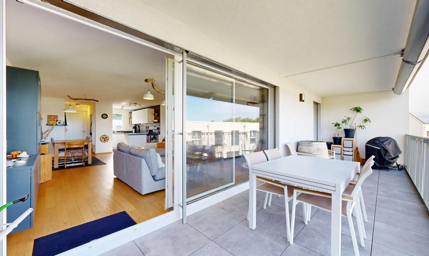 Superb apartment with terrace in absolute calm in Bussigny - Photo 10 of 11