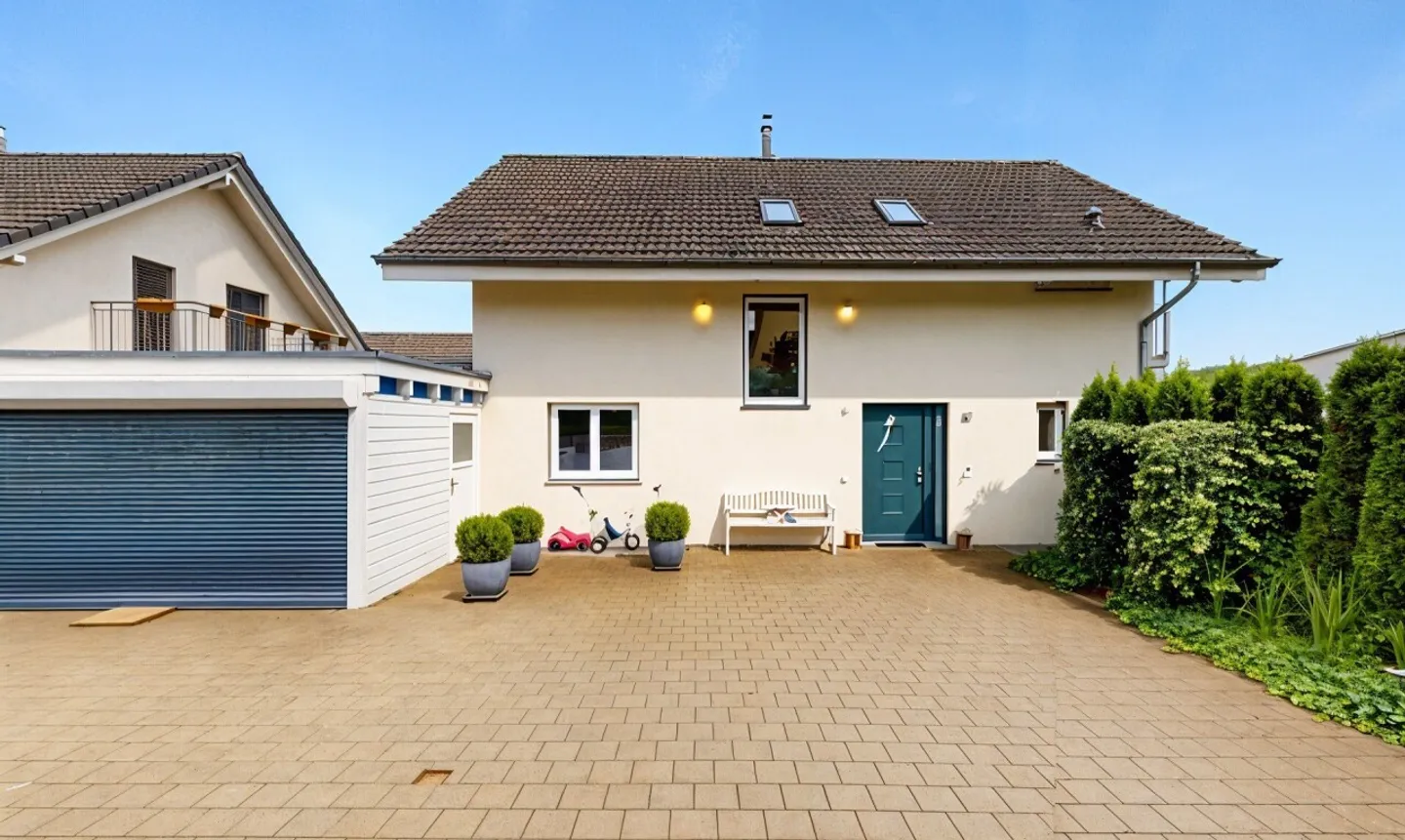 Maison lumineuse de 6,5 pièces dans un emplacement calme avec beaucoup d'espace - Photo 3 sur 11