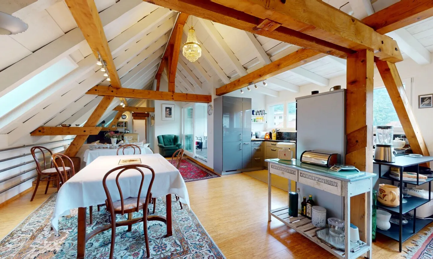 Einzigartige private Residenz in St-Imier - Selbsttragende Investition - Foto 1 von 11
