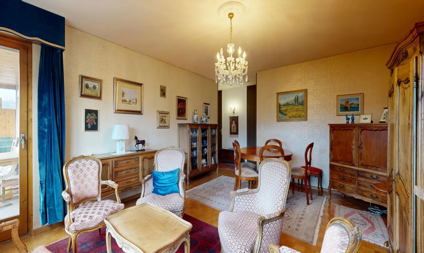 4,5-Zimmer-Wohnung nach Süden mit dominanter Aussicht und grünem Umfeld - Foto 7 von 11