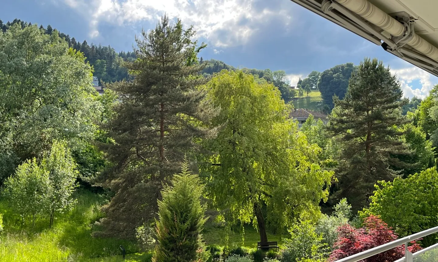 Bright 3.5-room apartment with balcony and beautiful view - Photo 12 of 13