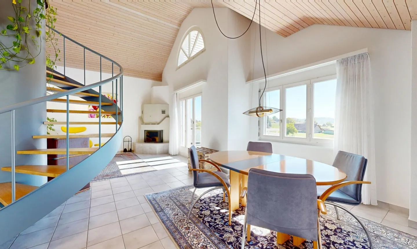 Sunny Living with Unobstructed Views - Photo 4 of 11