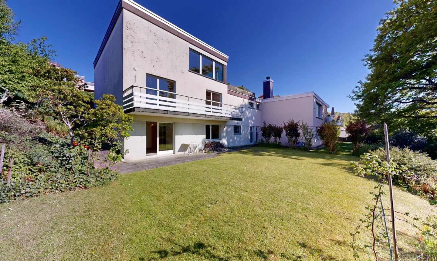 Vie spacieuse avec jardin, terrasse et vue panoramique - Photo 1 sur 13