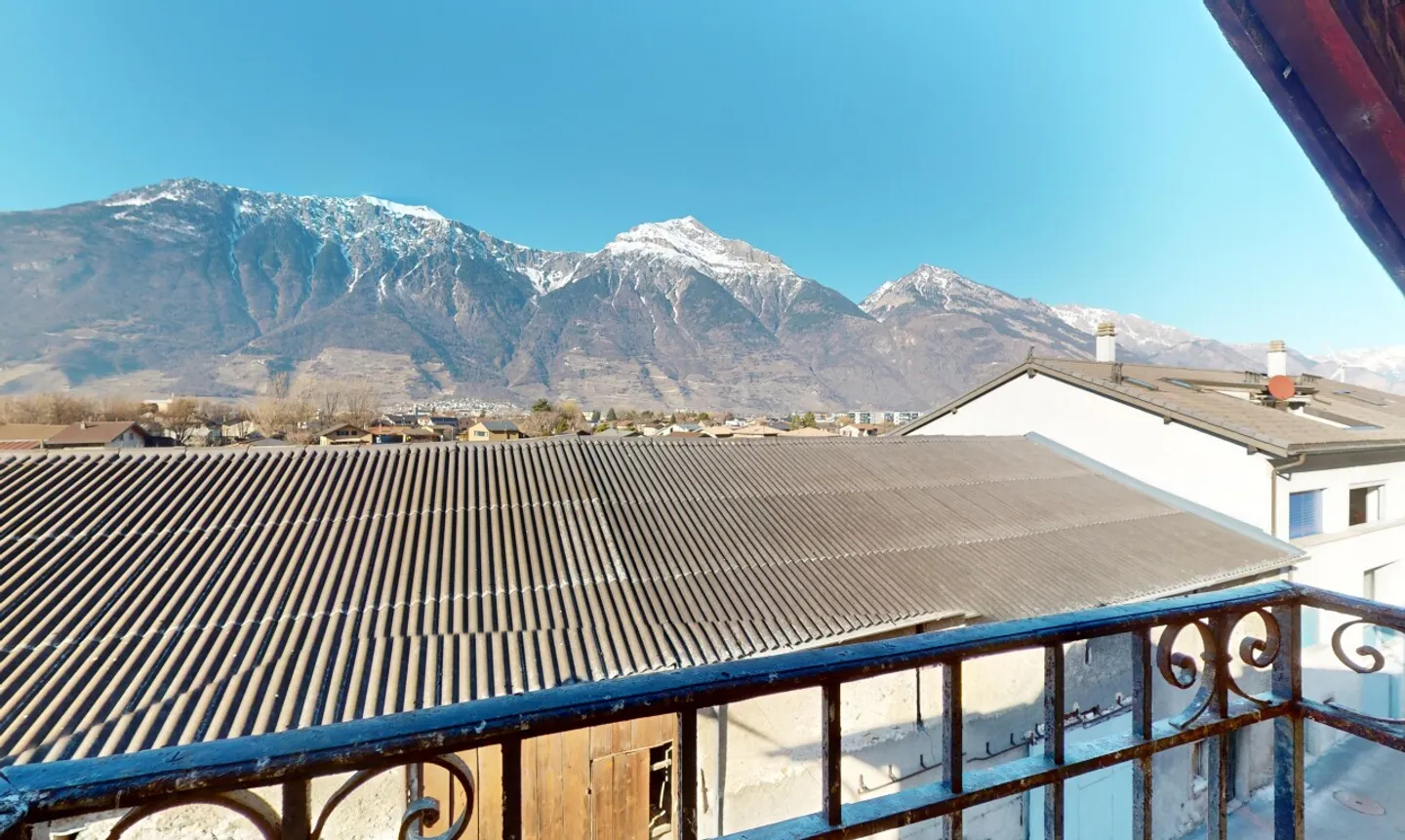 Bell'appartamento 3.5 locali con ufficio e locali di stoccaggio - Foto 9 di 11