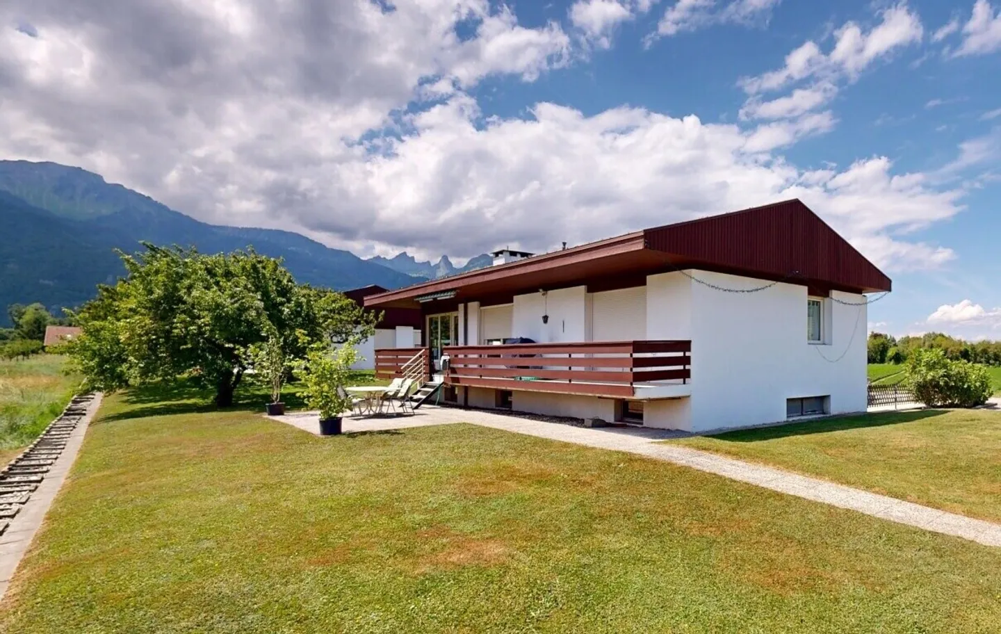 Exclusif: Villa de 2 chambres avec terrasse et jardin - Foto 1 von 11
