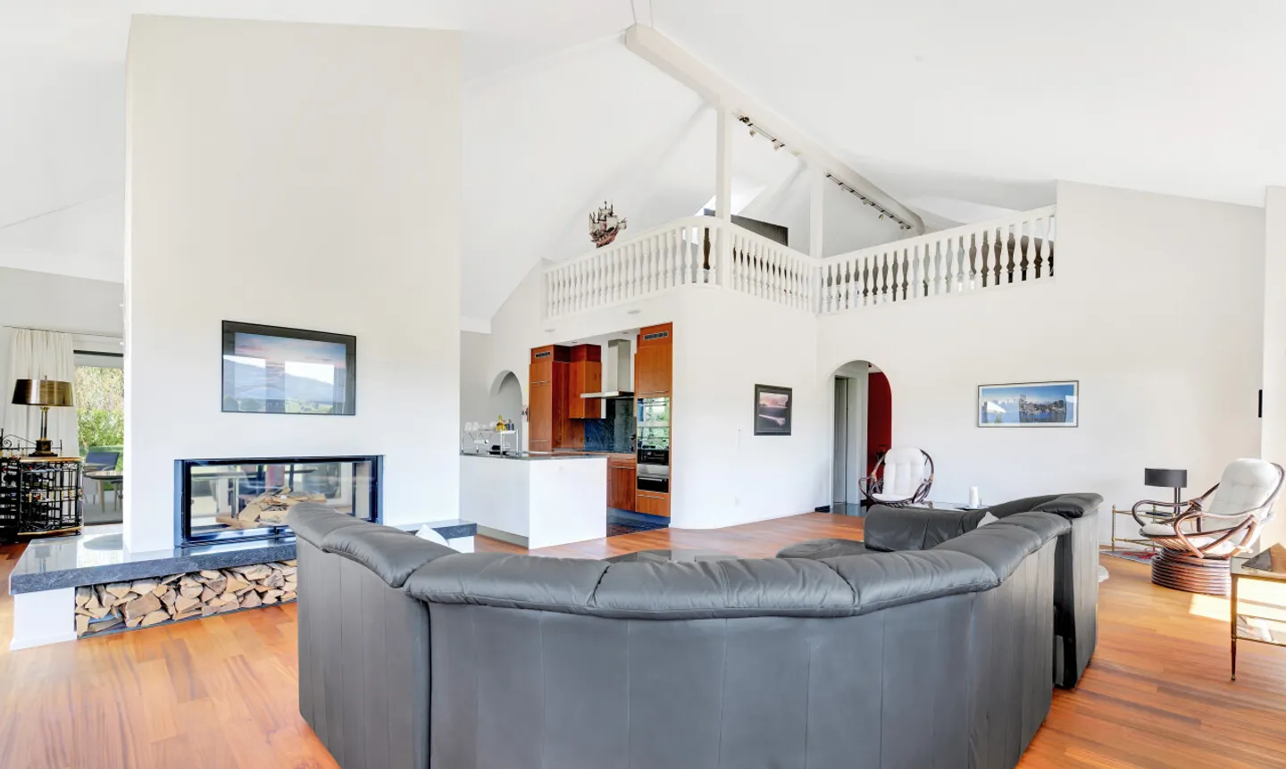 Exklusive Villa mit spektakulärer Weitsicht und gehobenem Ausbau - Foto 2 di 11