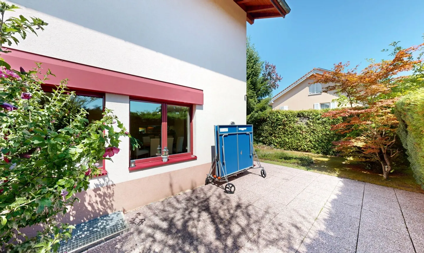 Una casa familiare affascinante con giardino nel cuore di Épalinges - Foto 10 di 11