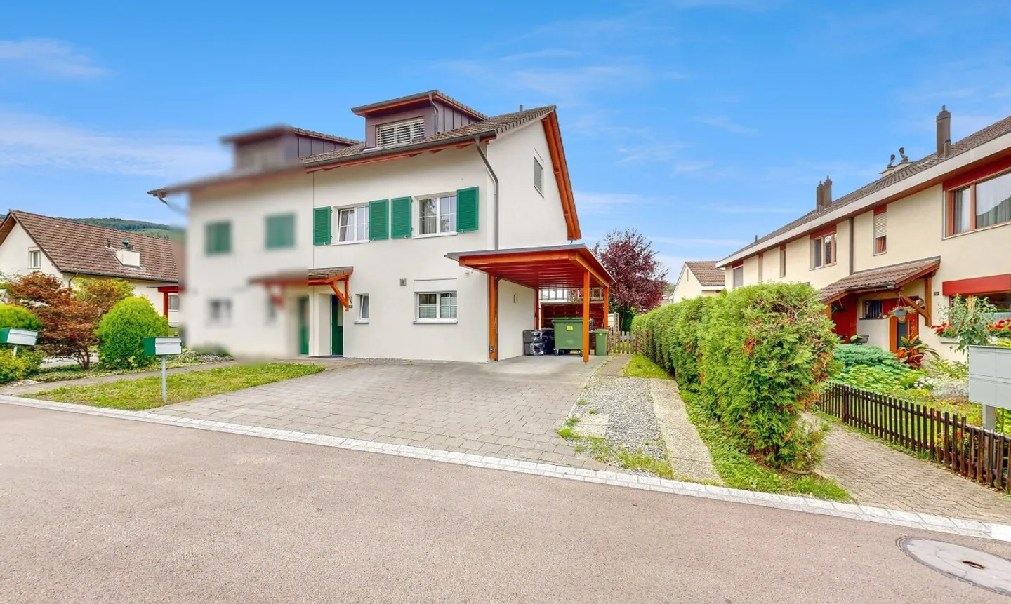 Ampia casa familiare a schiera in una posizione tranquilla - Foto 1 di 13