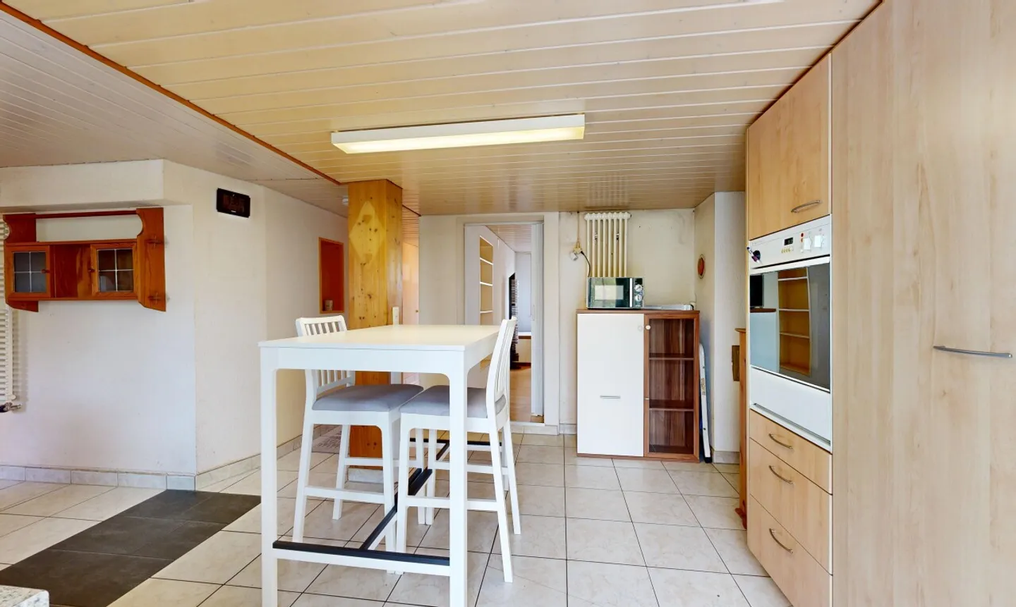 Charming 5-room corner terraced house in a sought-after location in Bottighofen - Photo 5 of 11