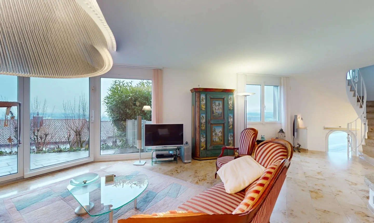 Casa unifamiliare luminosa con vista libera - Foto 2 di 13