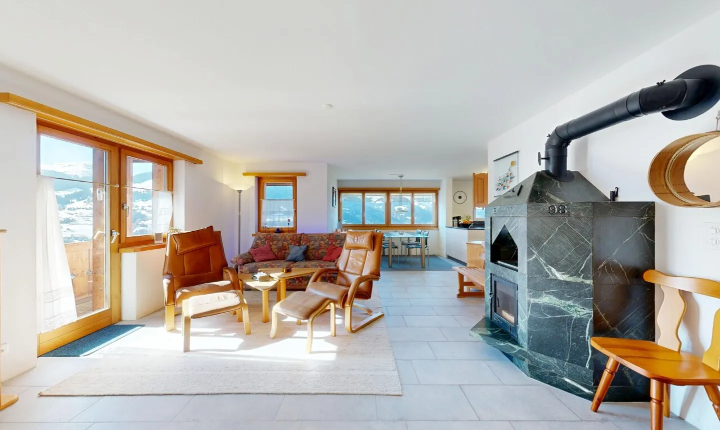 3.5-room apartment with panoramic view & fireplace in Brigels - Photo 1 of 11