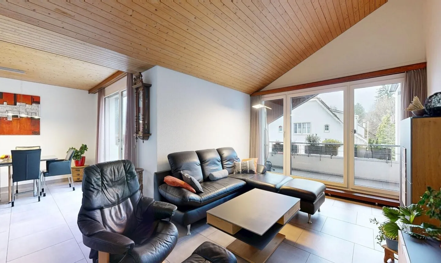 Grosszügige Attikawohnung mit Blick auf die Alpen - Photo 4 sur 11