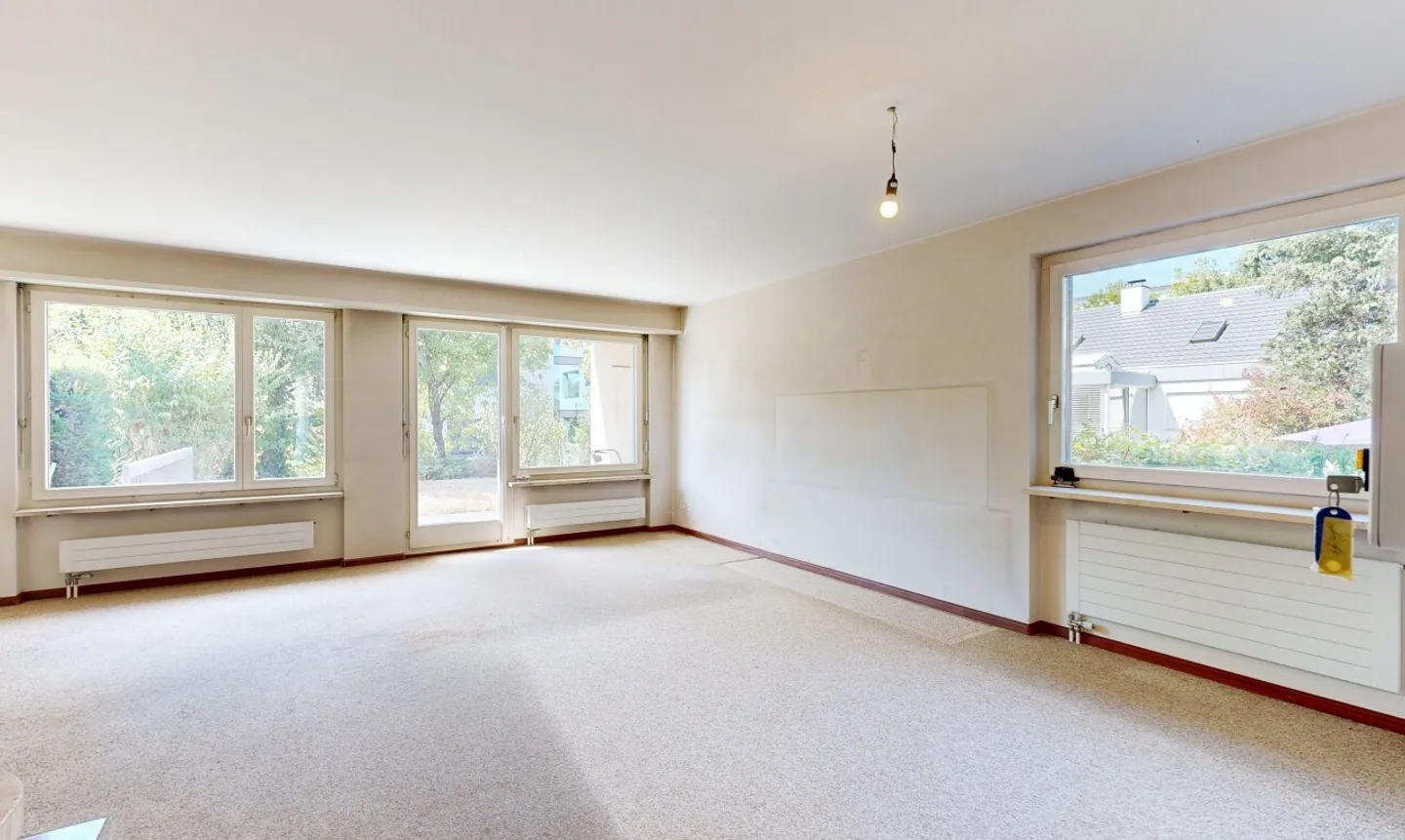 Semi-Detached House with Garden and Great Design Potential - Photo 4 of 11
