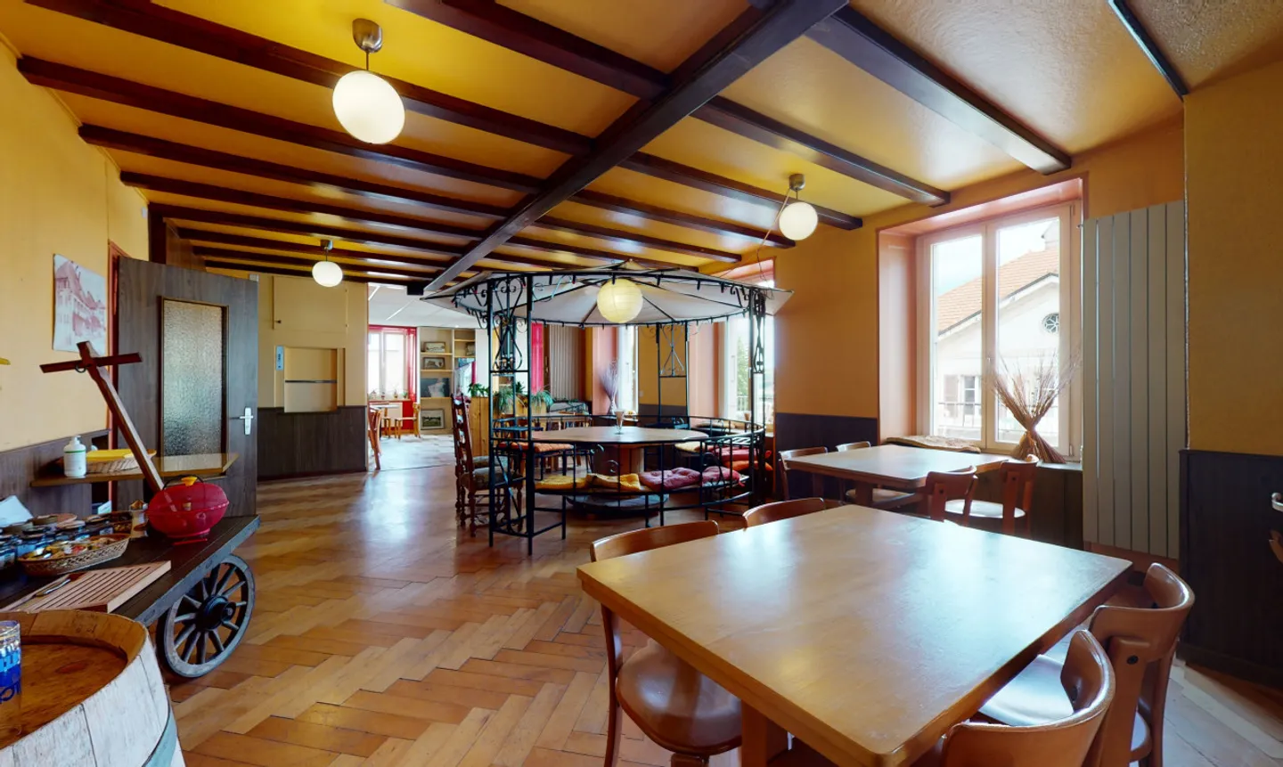 Gemischtes Gebäude mit Gästezimmern - Foto 12 von 13