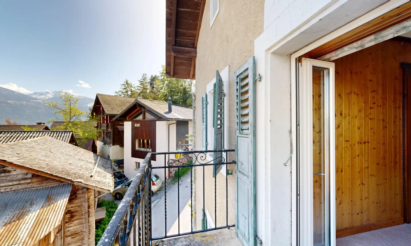 4,5-Zimmer-Wohnung zu renovieren mit Garten und ausbaubarem Dachboden - Foto 8 von 11