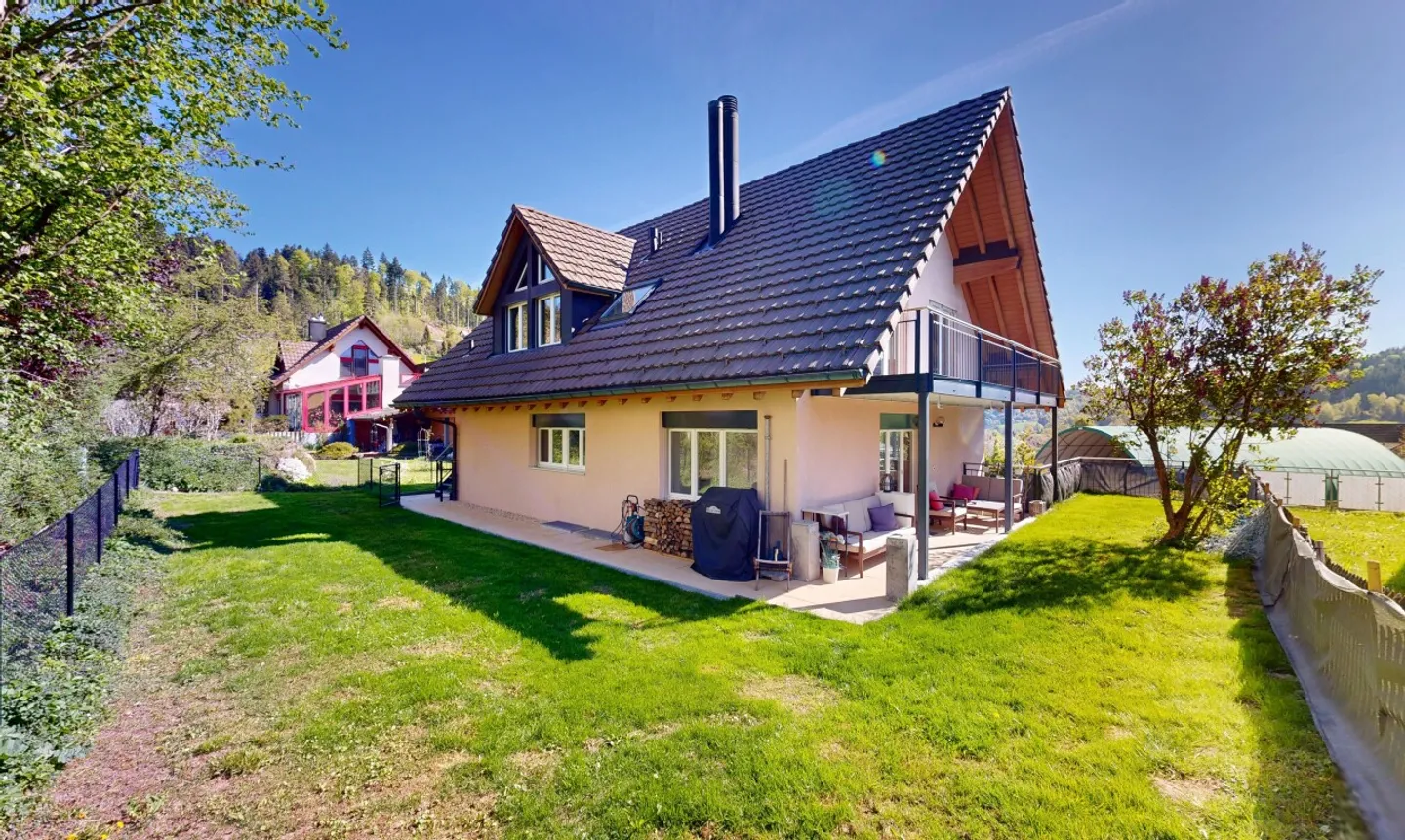 Renoviertes Einfamilienhaus in Madetswil - Foto 3 von 11