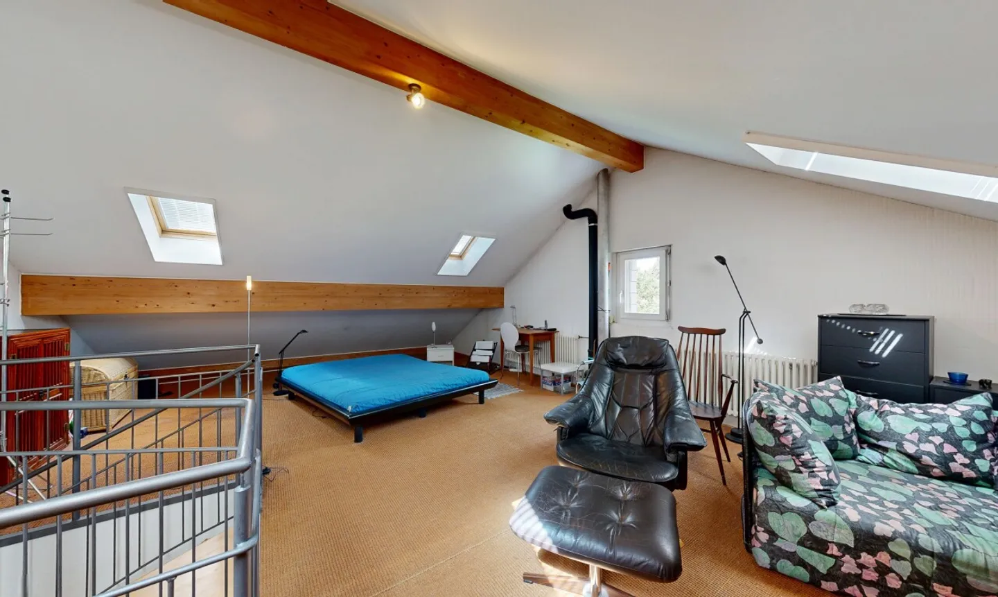 Family-friendly end-of-terrace house with garden and potential - Photo 8 of 11
