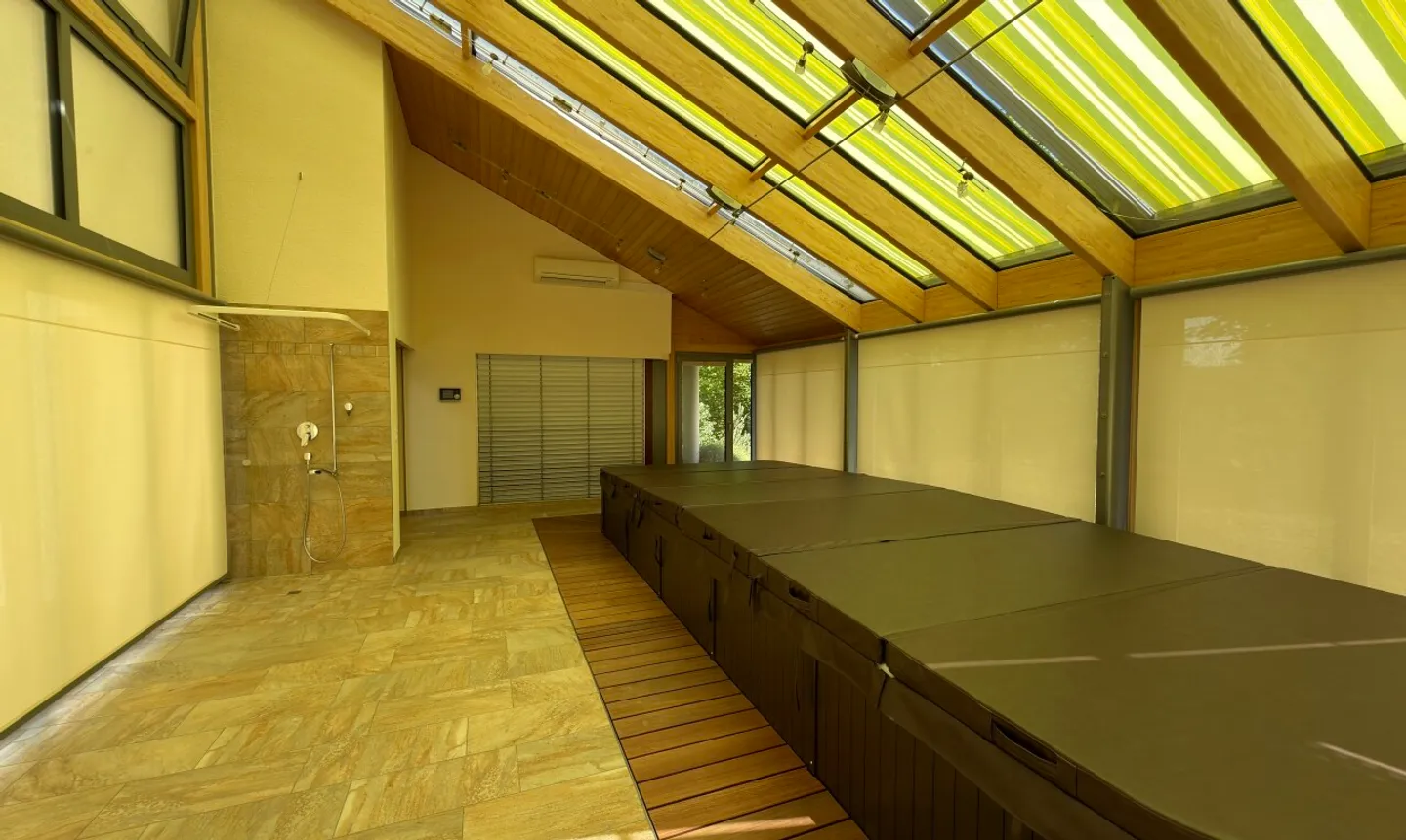 Grande Casa Familiare con Giardino, Veranda e Molto Potenziale - Foto 5 di 11