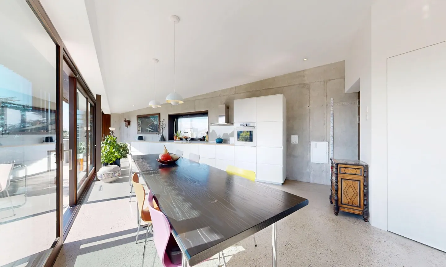 Magnificent penthouse apartment in absolute calm in Chailly - Photo 5 of 11