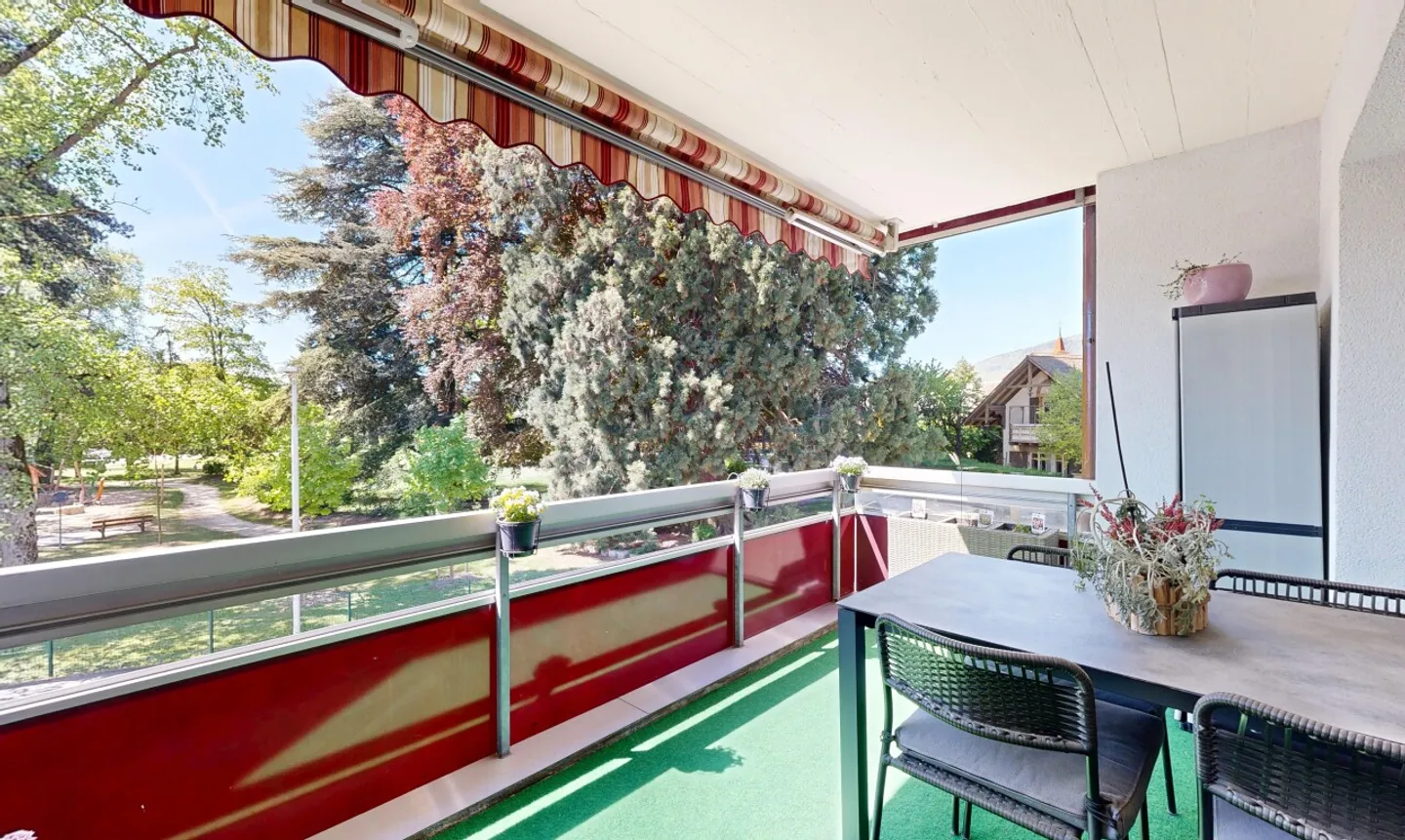 Spacious 5.5 rooms with careful renovations in Marin-Epagnier - Photo 3 of 11