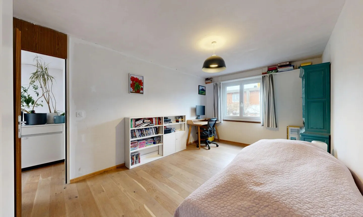 Terraced house in a family-friendly neighborhood with terrace and garden - Photo 8 of 11