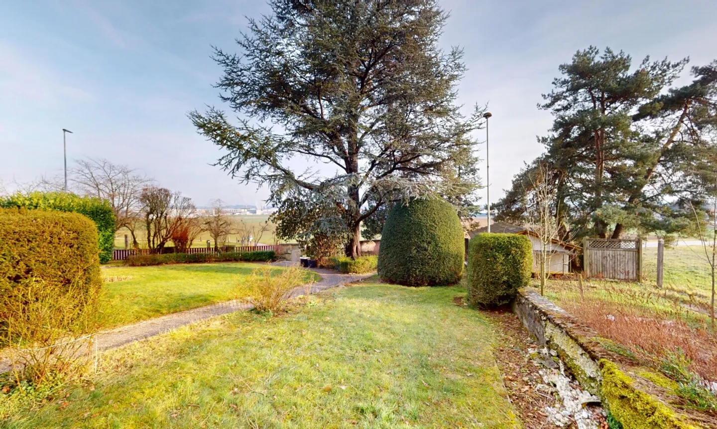 Incantevole villa con 10 camere e appartamento - Foto 1 di 13