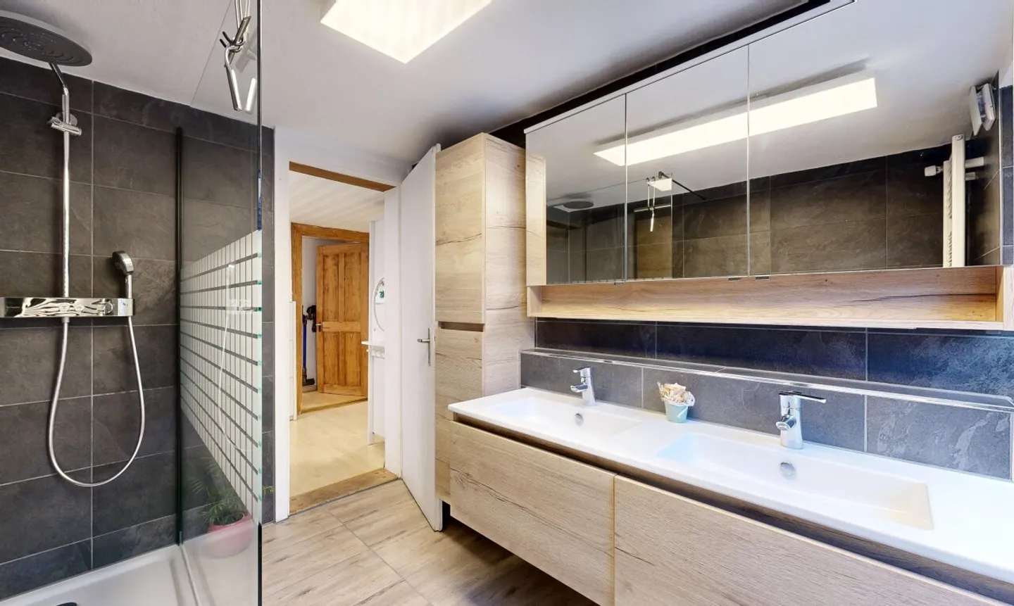 Charmante Wohnung mit Chalet Flair - Foto 9 von 11