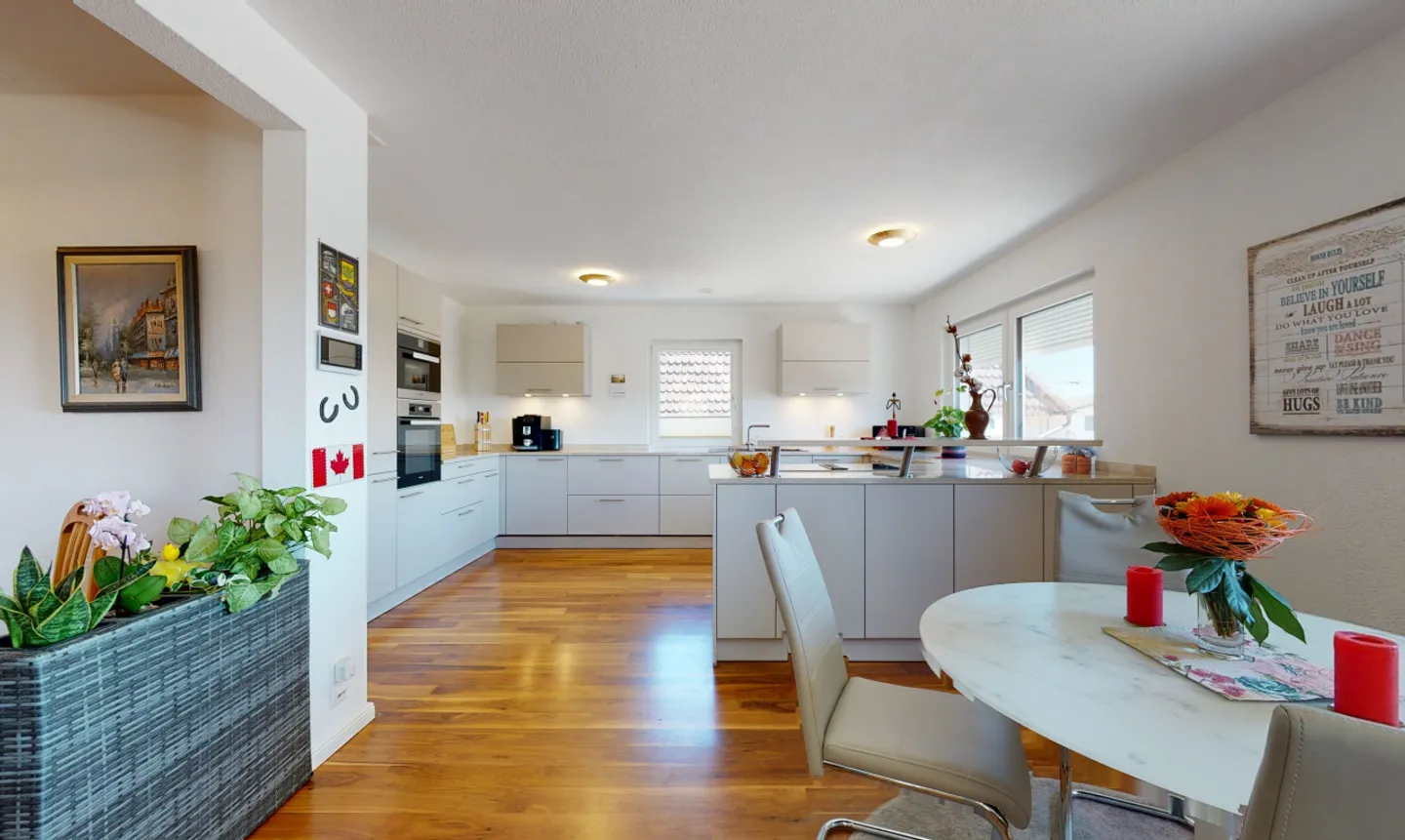 Maison unifamiliale / multigénérationnelle avec diverses possibilités d'utilisation - Photo 2 sur 13