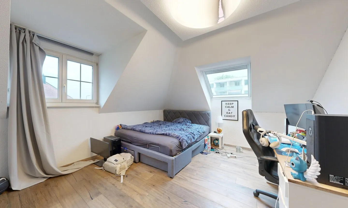 Charming 3.5-room apartment with open gallery and fireplace - Photo 9 of 11