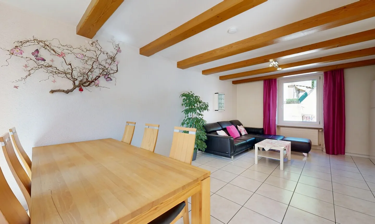 Charming Townhouse with Terrace - Photo 2 of 11