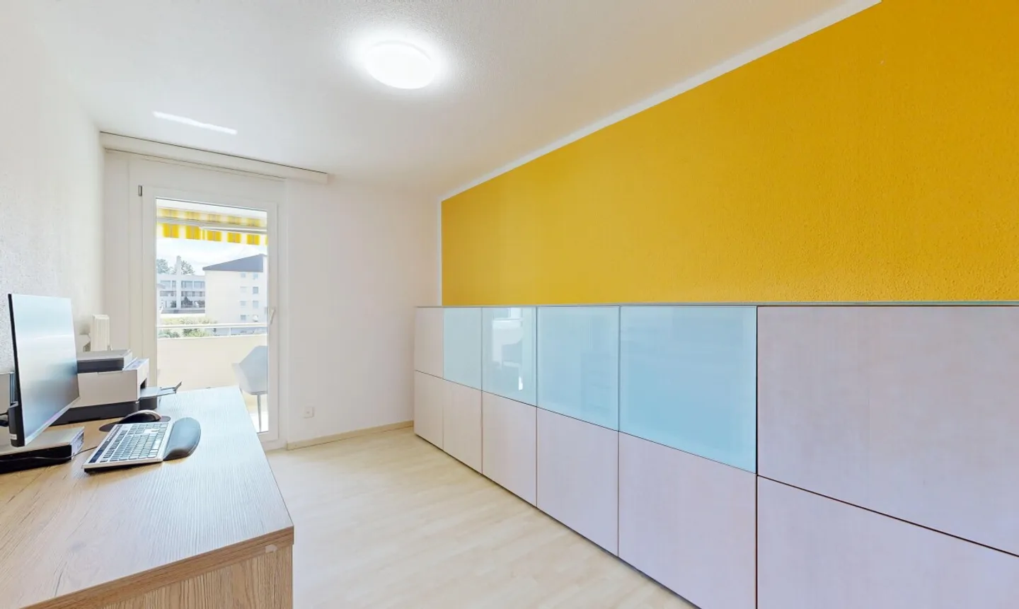 Grosszügige 5.5-Zimmerwohnung mit 2 Balkonen und Lift - Photo 10 of 11