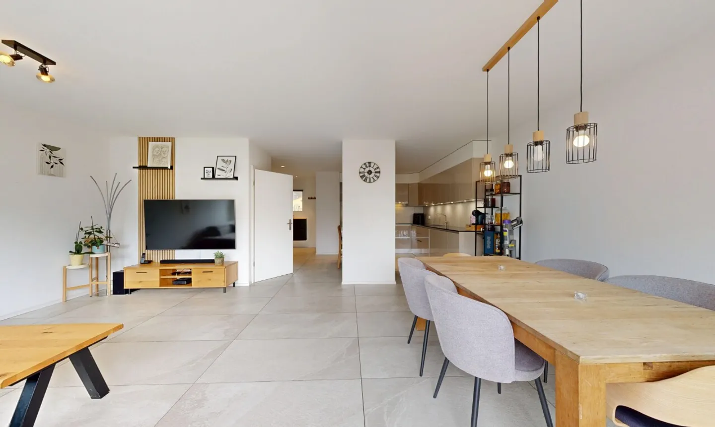 Moderne Villa in Broc - Foto 5 von 13