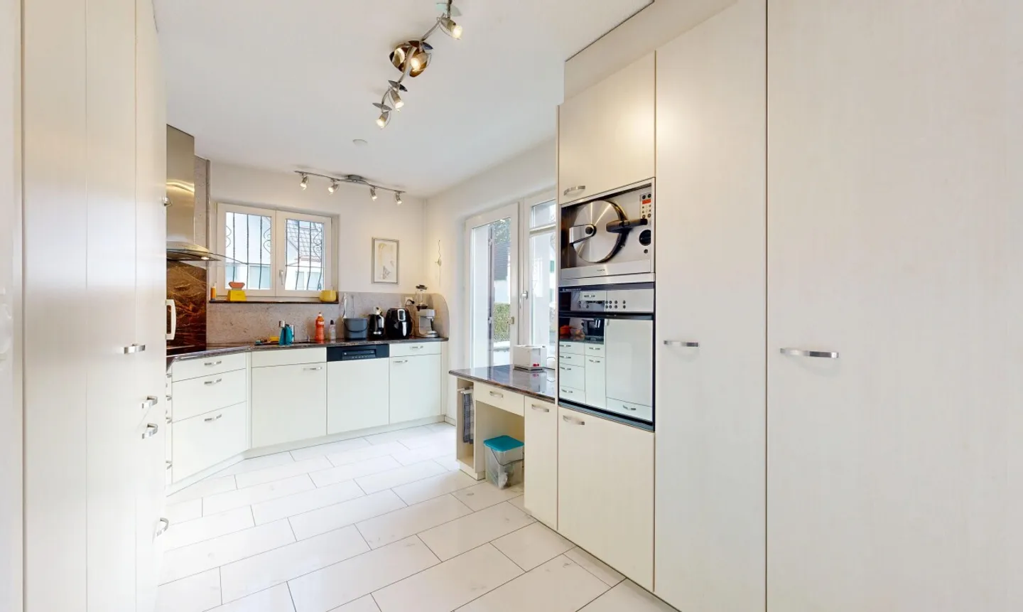 Detached single-family house with large plot in Würenlos - Photo 9 of 11