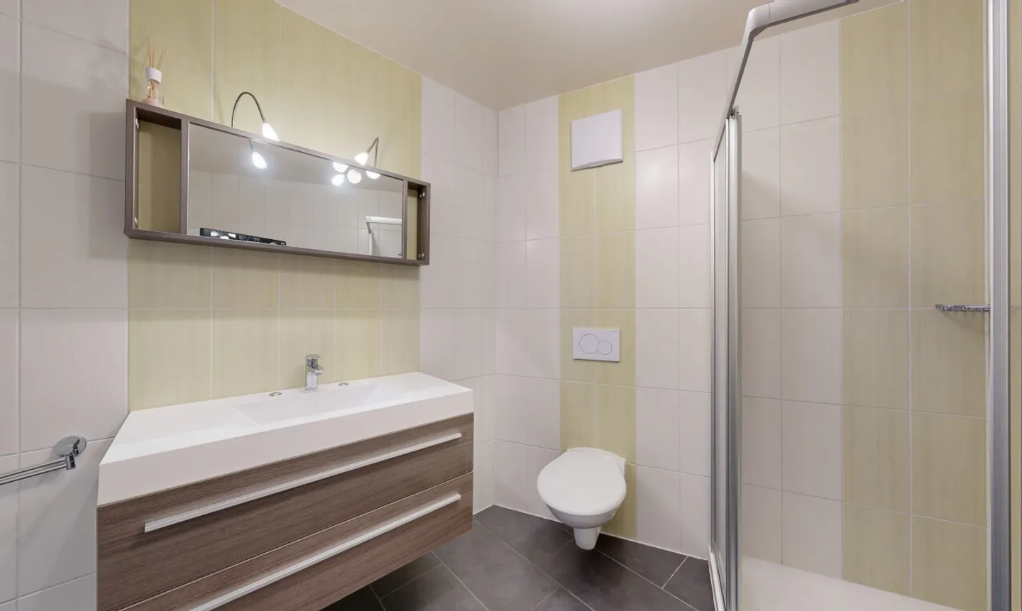 Exklusiv: Helle Wohnung mit großem Balkon-Terrasse - Foto 10 von 11