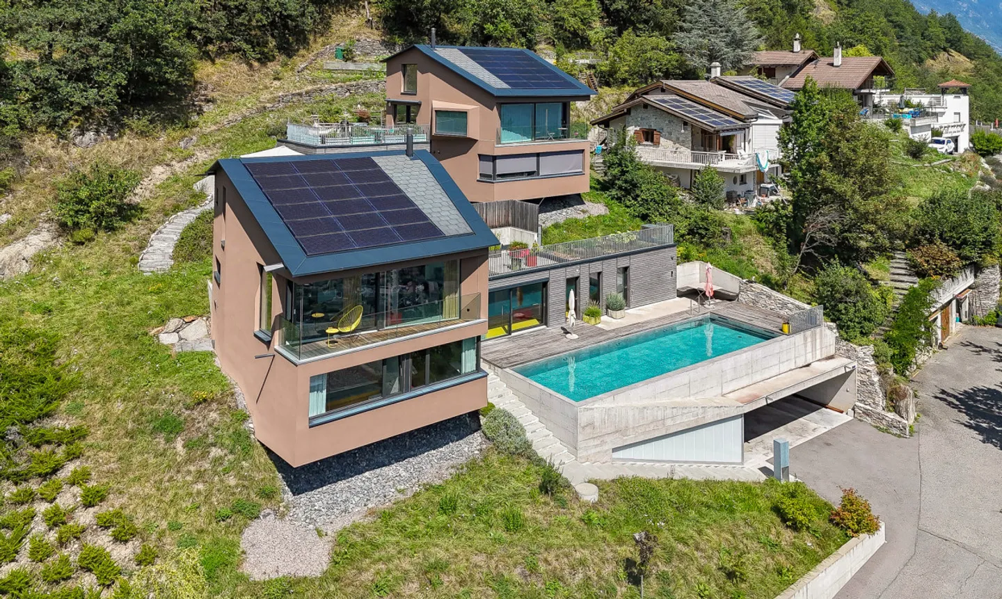 Architektenvilla - Zeitgenössische Eleganz mit atemberaubendem Blick - Foto 2 von 13