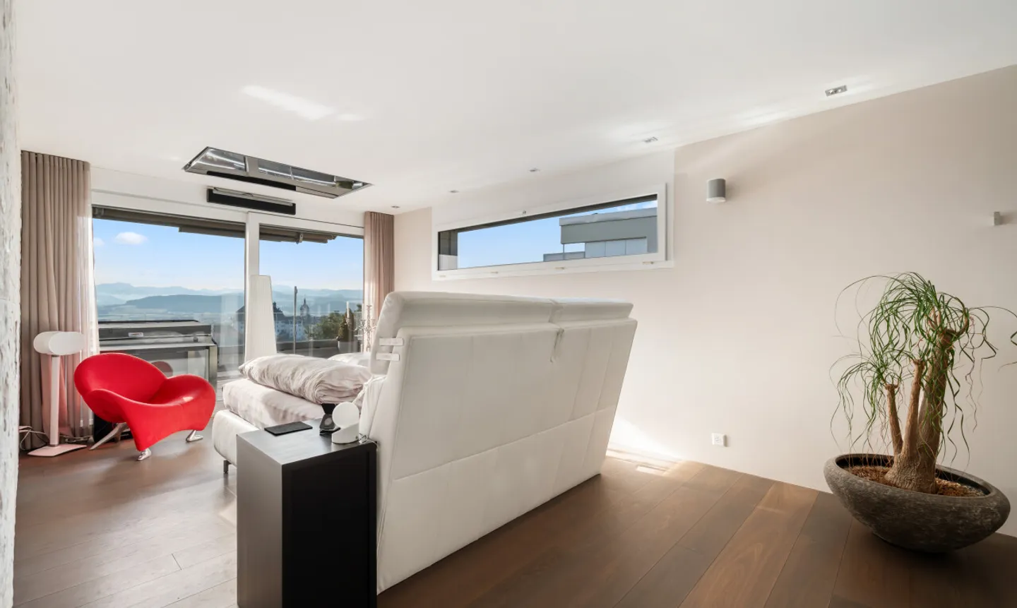 Exklusive Attika-Terrassenwohnung in Wil - Ruhe, Stil und Weitblick - Foto 9 di 11