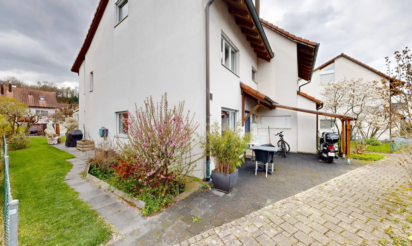 Family Home with Garden & Space - Photo 1 of 11