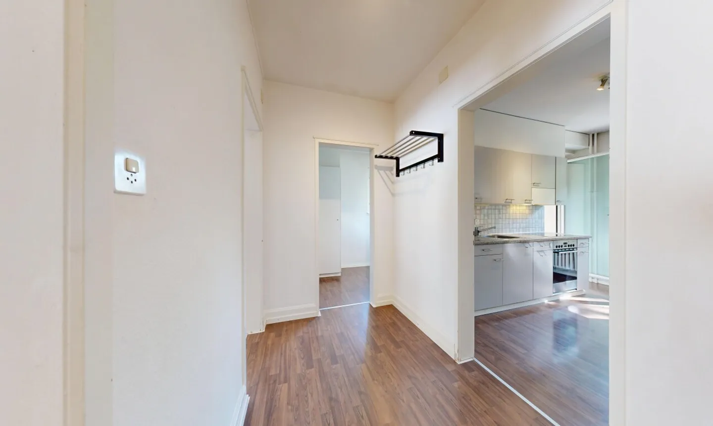 Charmante 2.5-Zimmer-Wohnung mit eigener Garage im Monbijou - Photo 2 sur 11