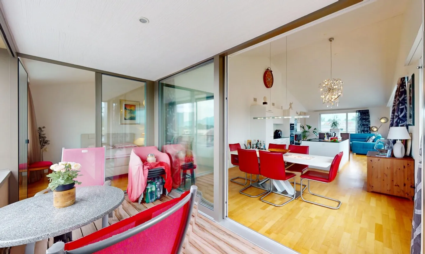 Licht, Weite und Ausblick – stilvolle 3.5-Zimmer-Dachwohnung - Foto 10 von 11