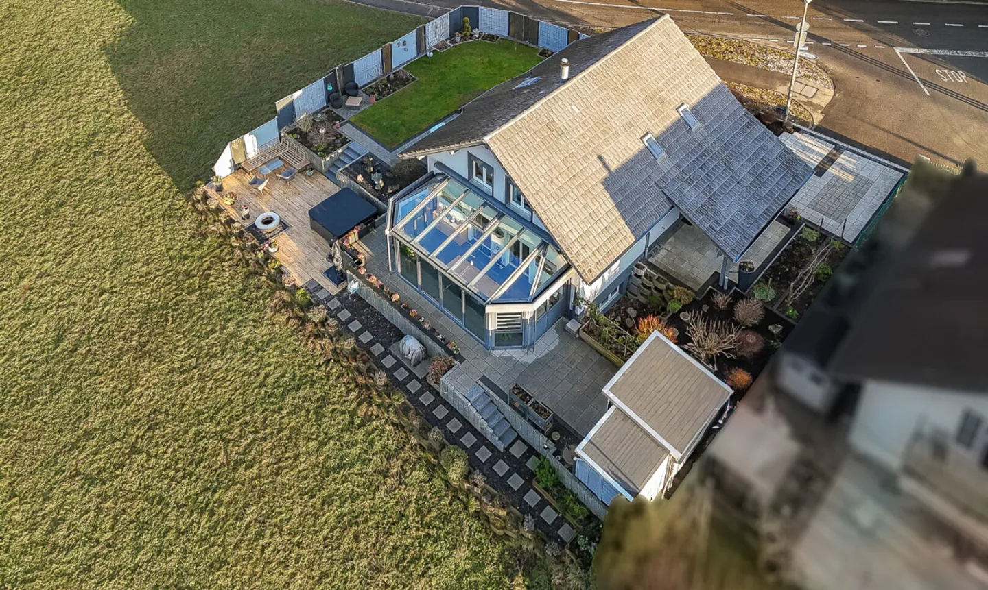 Una casa con carattere, luce e comfort abitativo straordinario - Foto 3 di 11