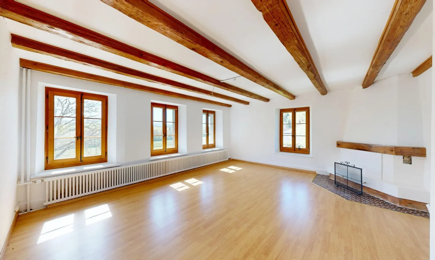 Duplex au charme authentique avec jardin privatif à 20min de Lausanne - Photo 5 of 11