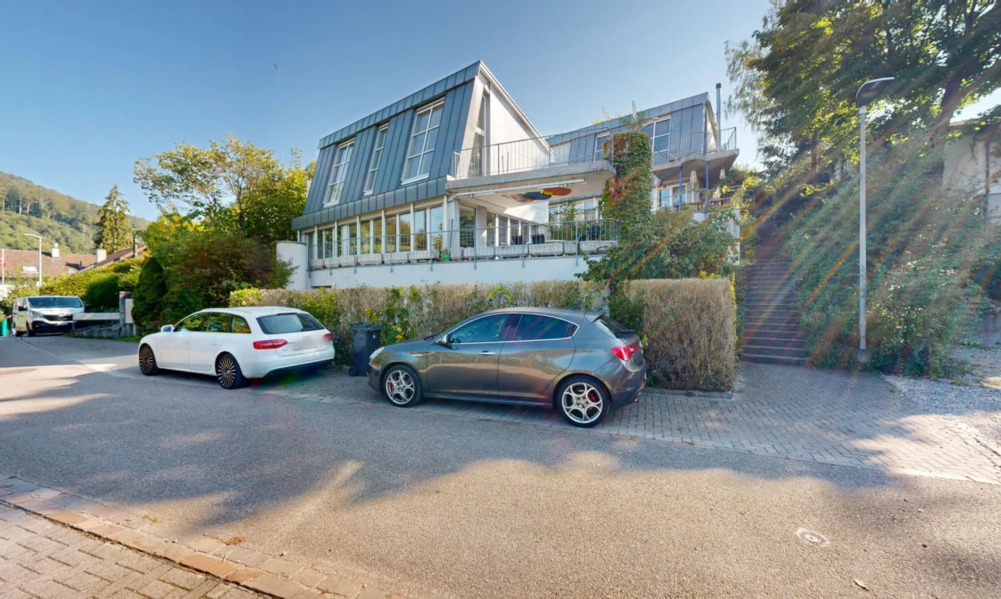 Casa unifamiliare con architettura unica e vista mozzafiato - Foto 1 di 13