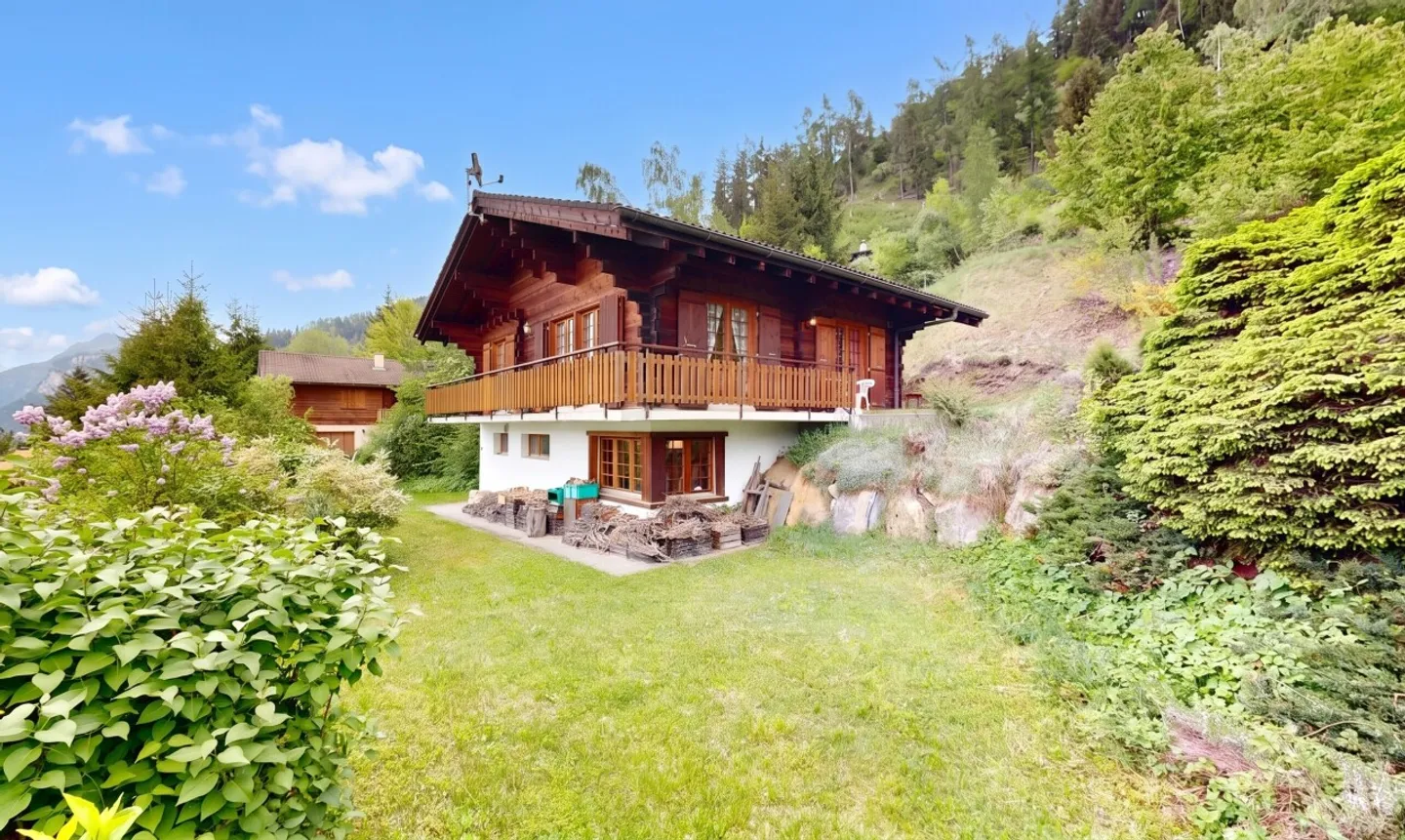 Authentische Blockhütte in den Höhenlagen von Grône - Foto 1 von 11