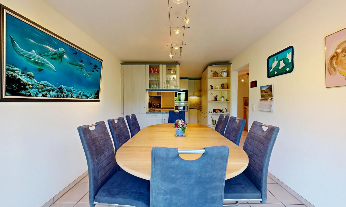 Charming 6.5-Room Terraced House in a Quiet Location - Photo 4 of 11